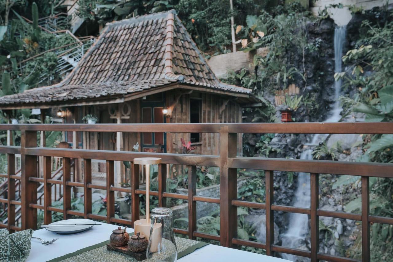 The Sebali Resort Убуд Екстериор снимка A traditional onsen